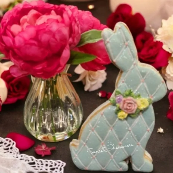 Blue Iced Gingerbread Easter Bunnny Cookie White lattice Resin Figure Decor New - Picture 4 of 7